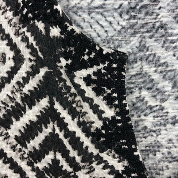 Lucky Brand Women’s Medium Boho Tribal Diamond Pattern V-Neck Blouse - Picture 7 of 9